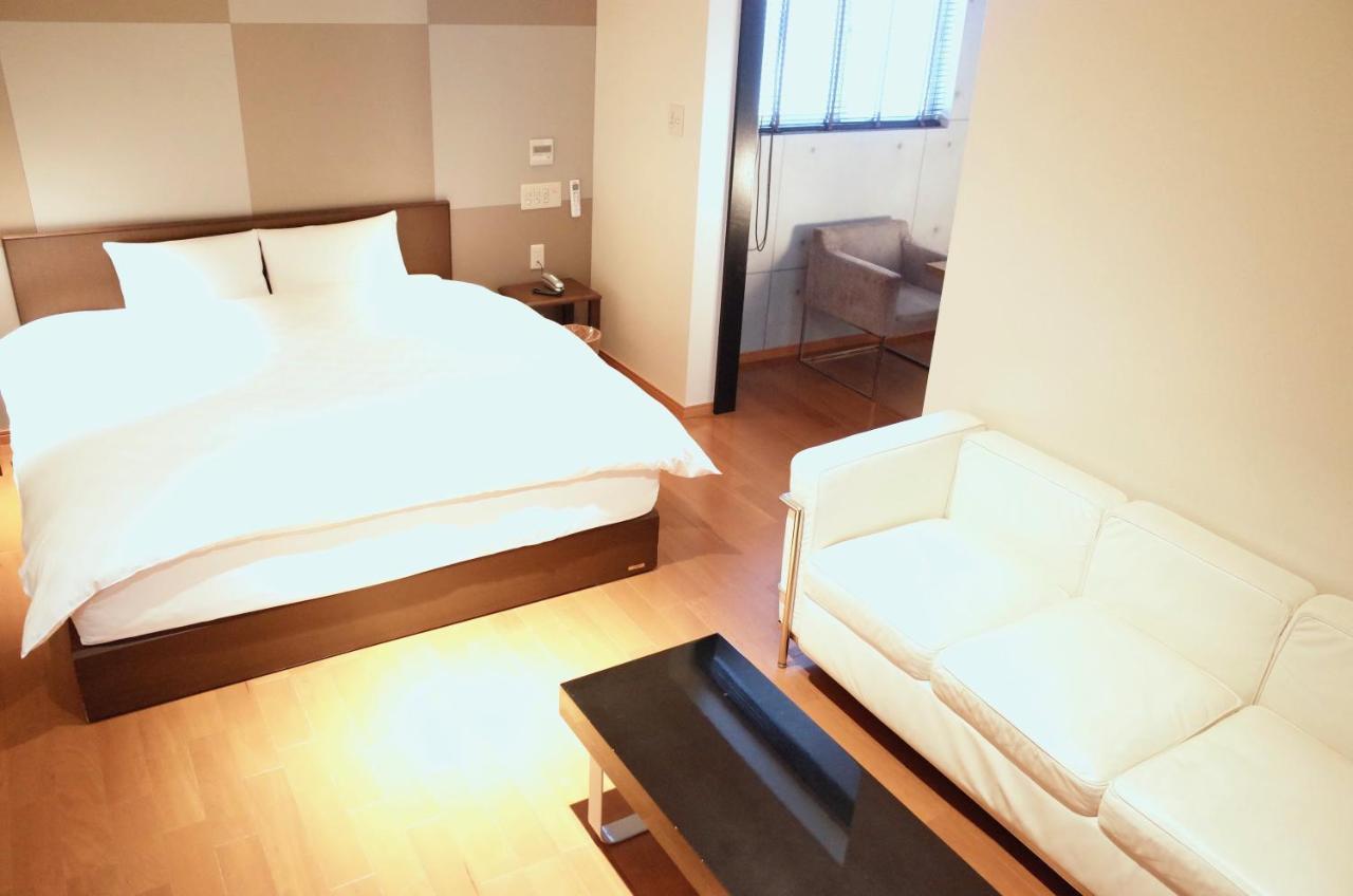 LUXe Hotel Higashihiroshima Buitenkant foto